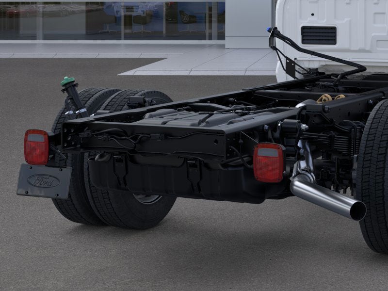 2025 Ford F-550 Super Duty Chassis Cab XL - Photo 44