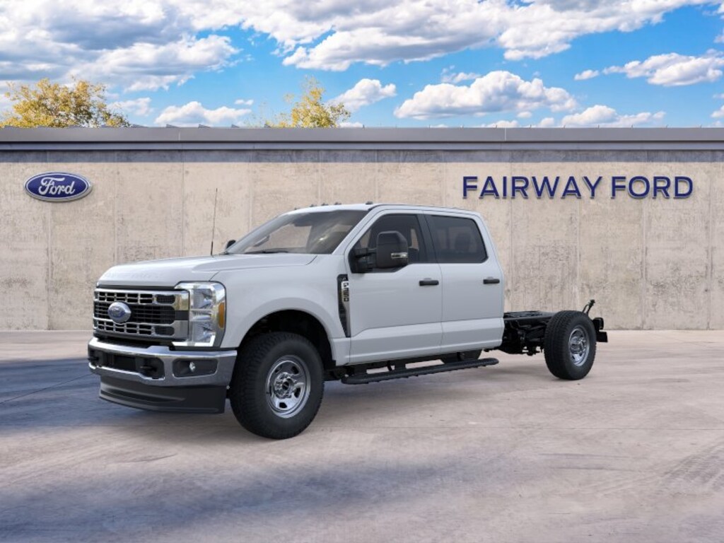 New 2026 Ford Super Duty F-350 SRW 4WD CREW