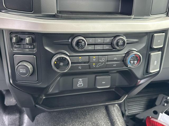 2024 Ford F-350 Super Duty Chassis Cab XL - Photo 35