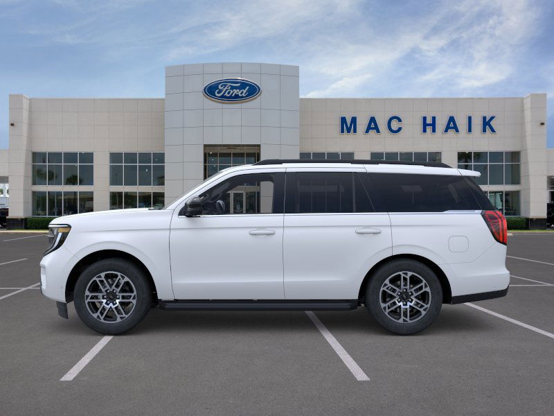 2025 Ford Expedition photo 2