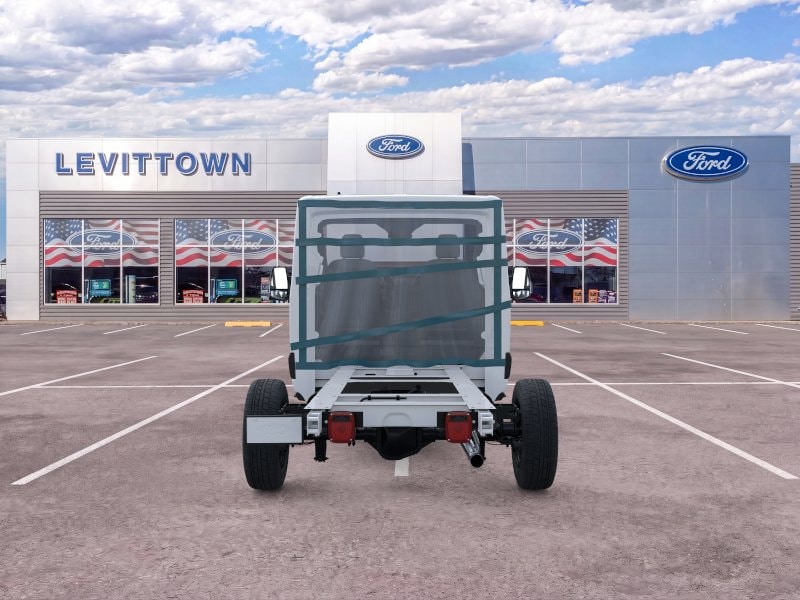 2025 Ford Transit Cutaway Base - Photo 18