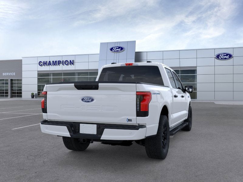 2025 Ford F-150 Lightning XLT - Photo 8