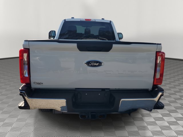 2025 Ford F-350 Super Duty XLT - Photo 39