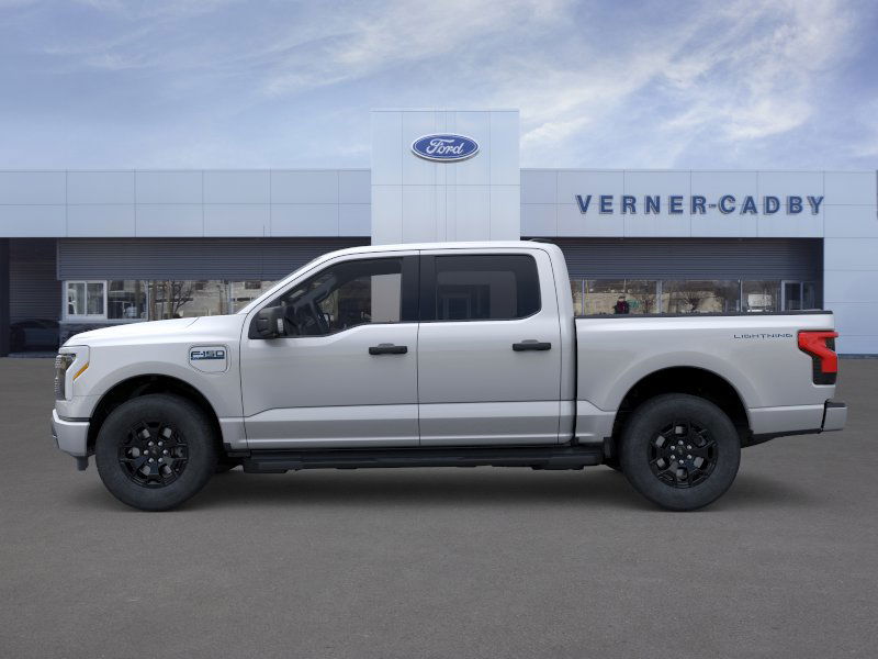 2025 Ford F-150 Lightning XLT photo 2