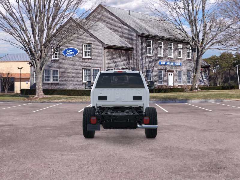 2025 Ford F-350 Super Duty Chassis Cab XLT - Photo 5