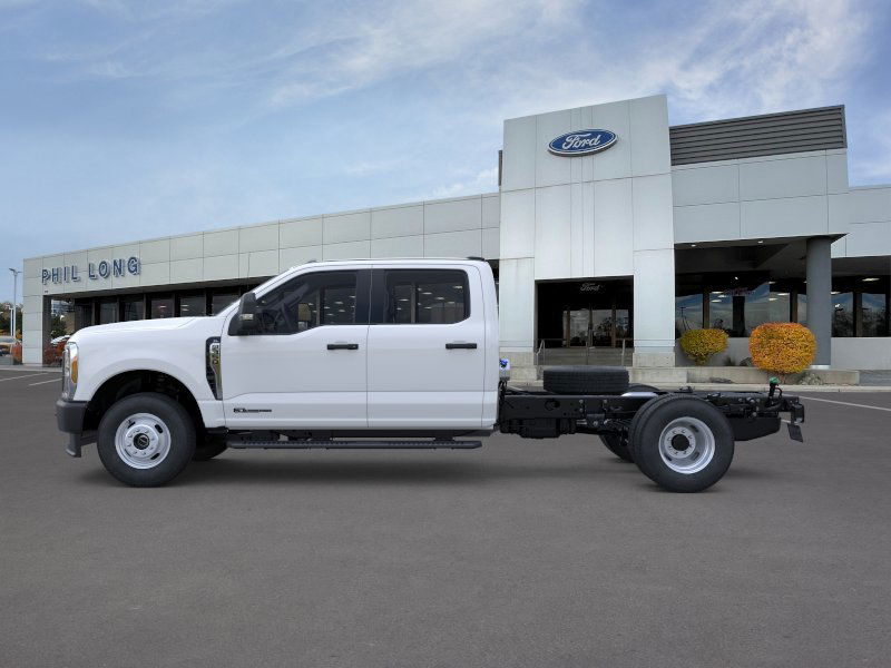 2026 Ford F-350 photo 3