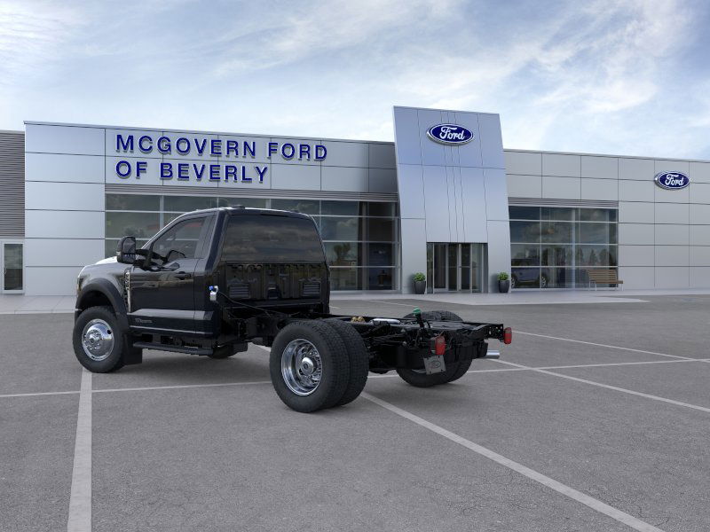 2025 Ford F-550 photo 4