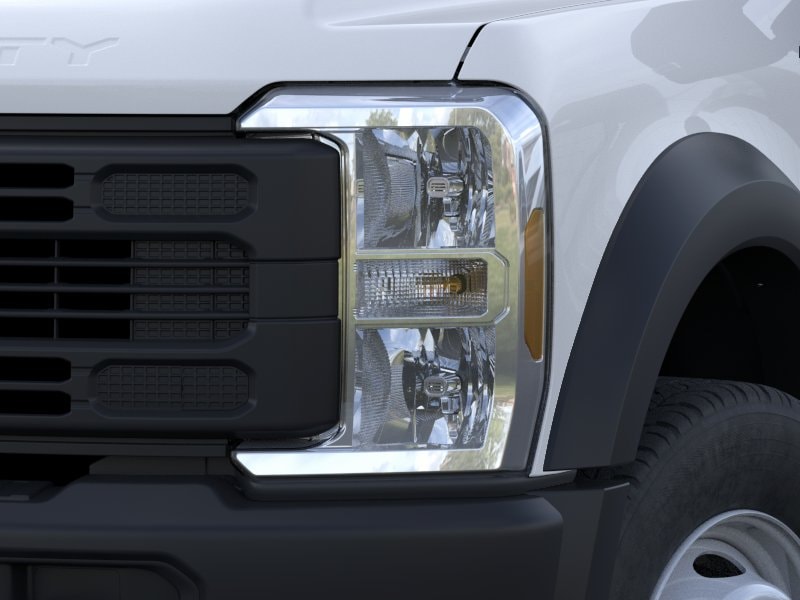 2025 Ford F-600 Super Duty Chassis Cab XL - Photo 40