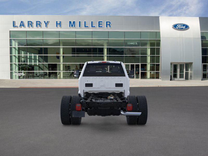 2025 Ford F-550 Super Duty Chassis Cab XLT - Photo 27