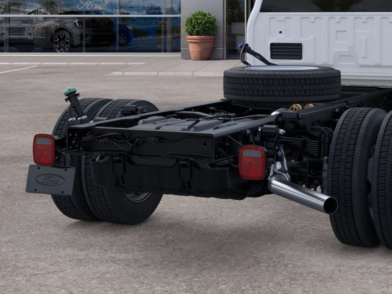 2026 Ford F-450 Super Duty Chassis Cab XL - Photo 43