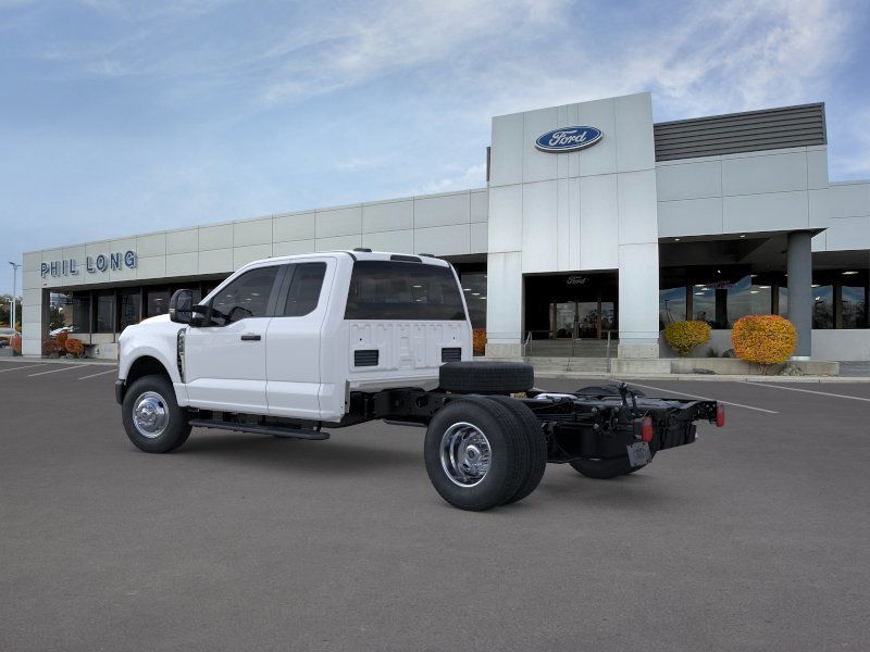 2026 Ford F-350 photo 3
