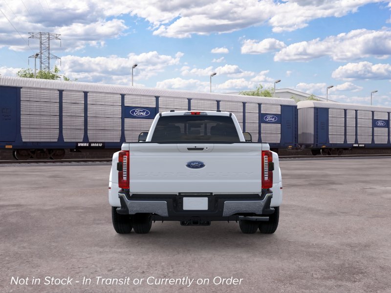Super Duty F-350&reg; Lariat&reg; TRUCK