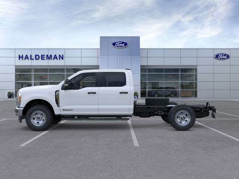 2026 Ford F-350 photo 3