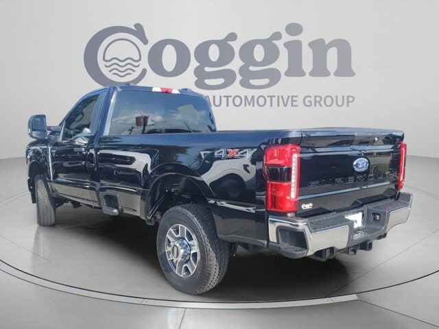 2025 Ford F-350 Super Duty XLT - Photo 37
