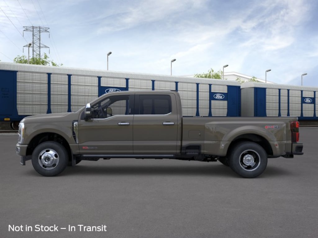 New 2026 Ford Super Duty F-350 DRW Platinum Crew Cab Pickup