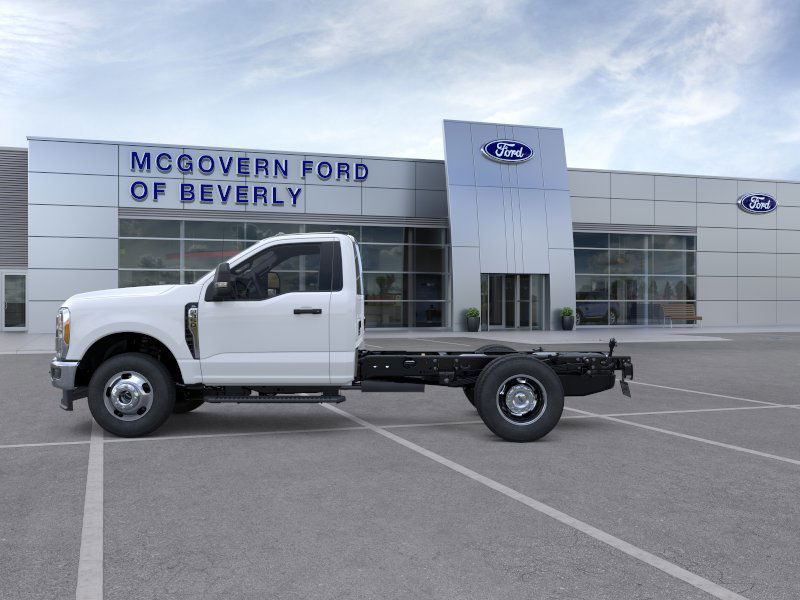 2025 Ford F-350 photo 3