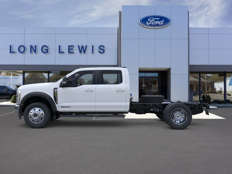 2025 Ford F-550 photo 3