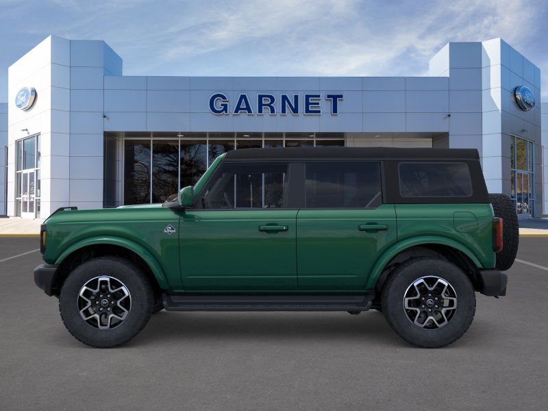 2025 Ford Bronco Outer Banks photo 2