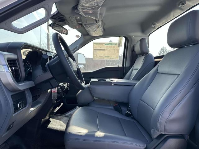 2024 Ford F-350 Super Duty Chassis Cab XL - Photo 29