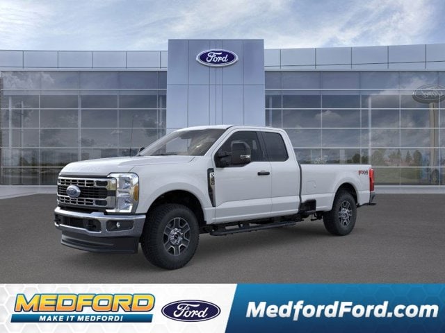 2025 Ford F-350 Super Duty XLT's photo