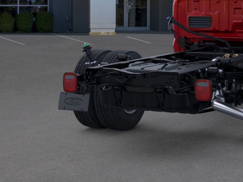 2025 Ford F-350 Super Duty Chassis Cab XLT - Photo 21