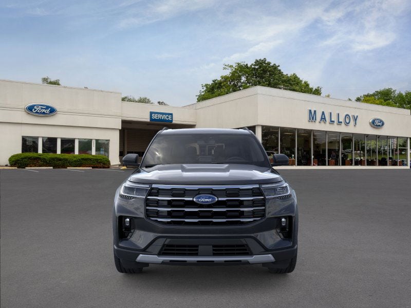 2025 Ford Explorer photo 4