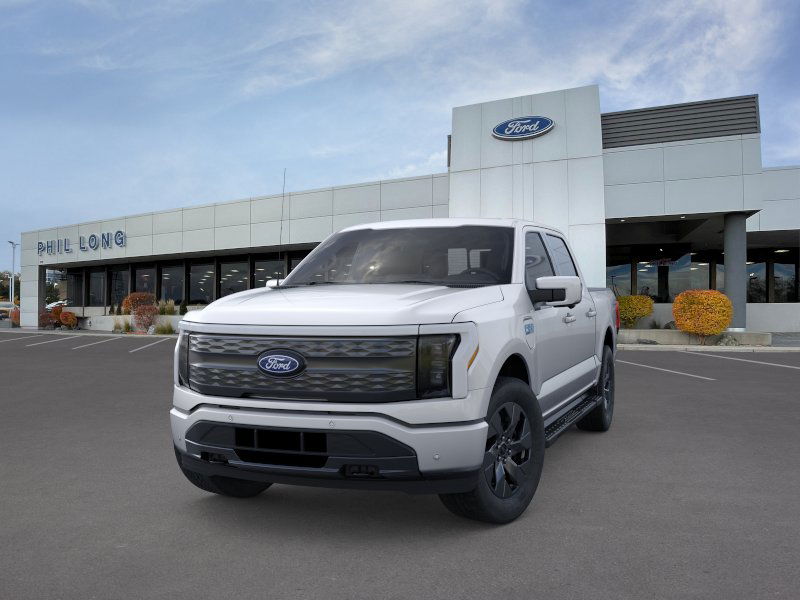 2025 Ford F-150 Lightning Lariat photo 2