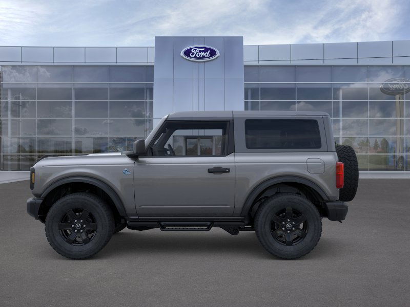 2024 Ford Bronco Black Diamond photo 3