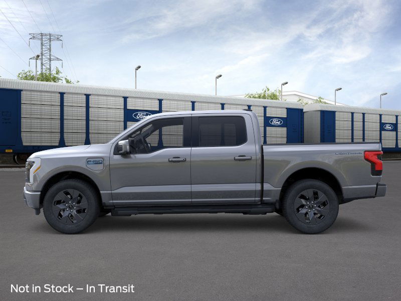 2025 Ford F-150 Lightning Lariat 3