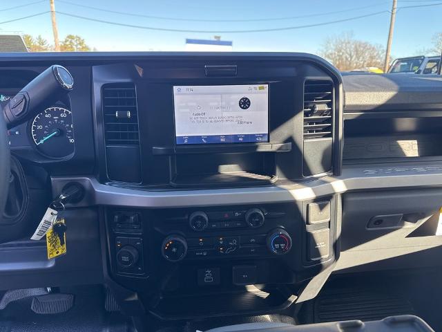 2026 Ford F-350 Super Duty Chassis Cab XL - Photo 37