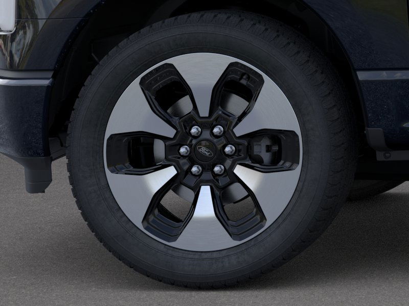 2025 Ford F-150 Lightning Platinum photo 13