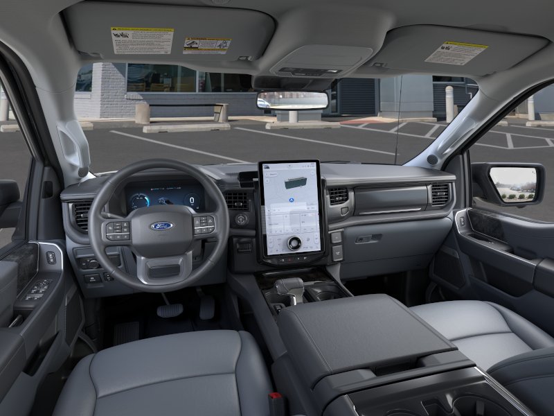 2025 Ford F-150 Lightning Flash 4WD Supercrew 5.5 Box Truck SuperCrew Cab