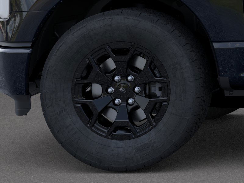 2025 Ford F-150 Lightning XLT 4WD Supercrew 5.5 Box Truck SuperCrew Cab