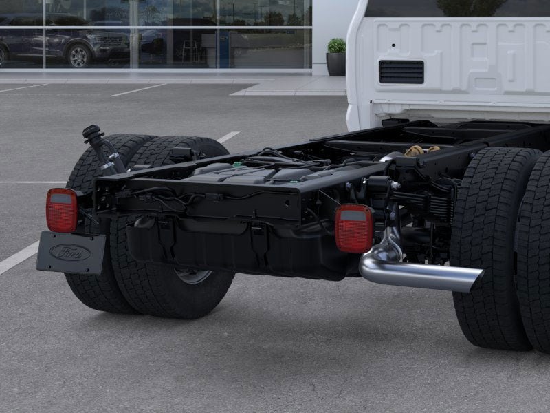 2025 Ford F-450 Super Duty Chassis Cab XL - Photo 22