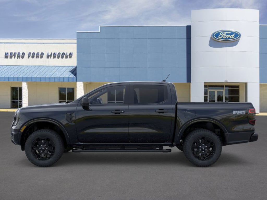 New 2025 Ford Ranger XLT SuperCrew