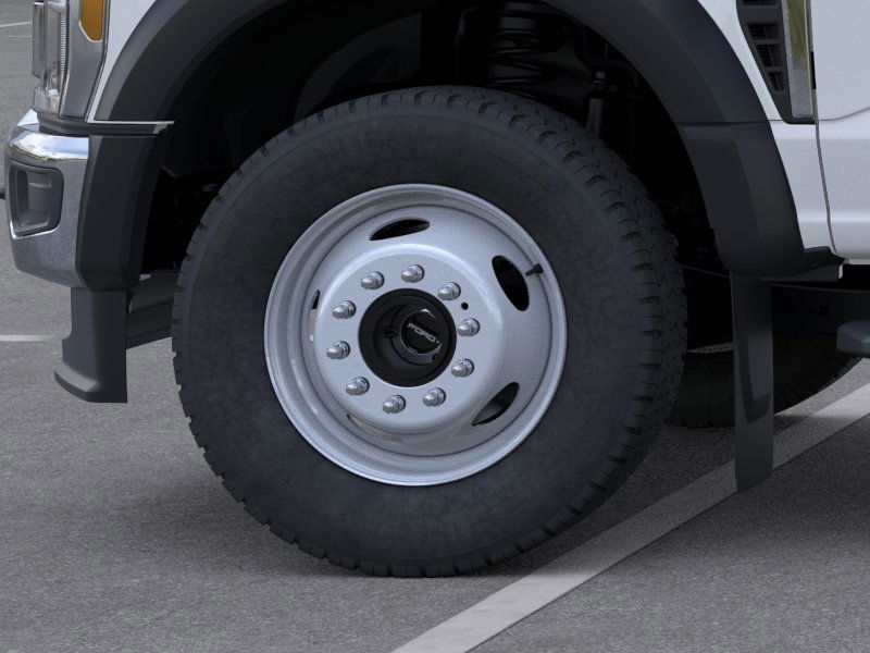 2025 Ford F-550 Super Duty Chassis Cab XL - Photo 34