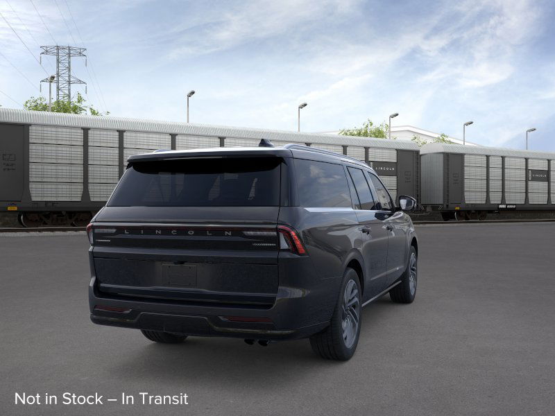 Thumbnail: 2025 Lincoln Navigator L - 32