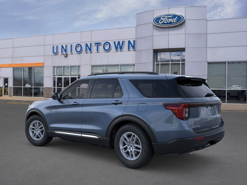 2025 Ford Explorer photo 2