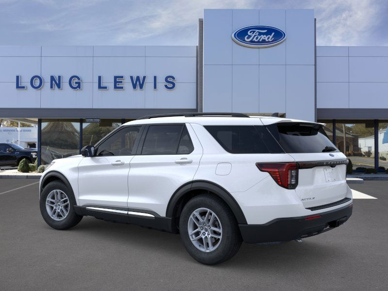 2025 Ford Explorer photo 2