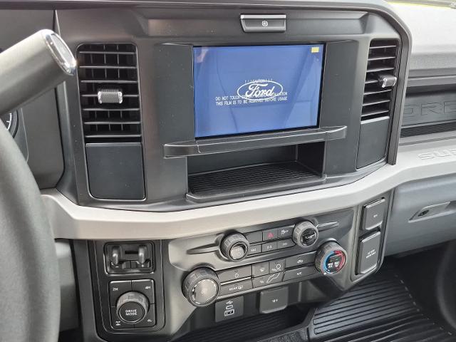 2026 Ford Super Duty F-350 SRW Chassis Cab F-350&reg; XL 4WD Crew Cab 179 WB 60 CA