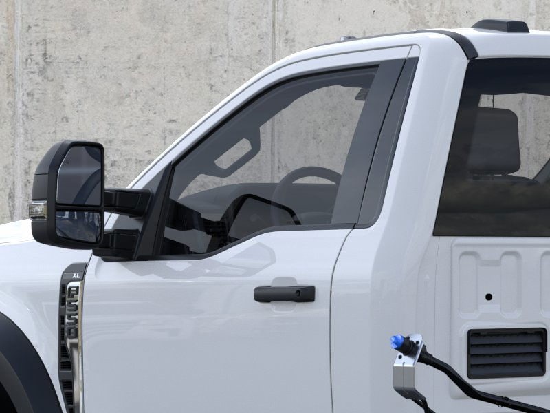 2025 Ford F-550 Super Duty Chassis Cab XL - Photo 32