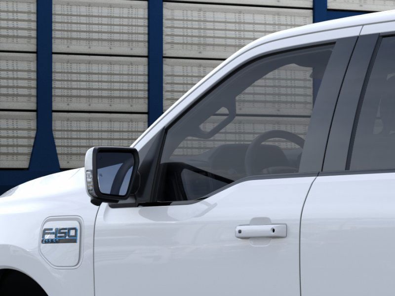 2025 Ford F-150 Lightning Lariat photo 20