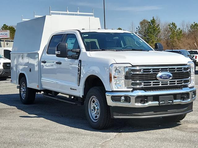 2024 Ford Super Duty F-350 SRW F-350 XL 4WD Crew Cab 179 WB 60 CA