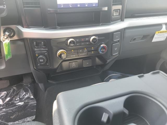 2025 Ford F-350 XLT photo 30