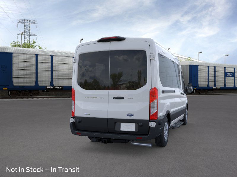 2025 Ford Econoline E-350 8