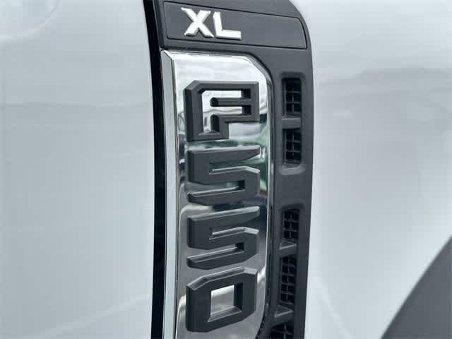 Thumbnail: 2025 Ford Econoline - 48