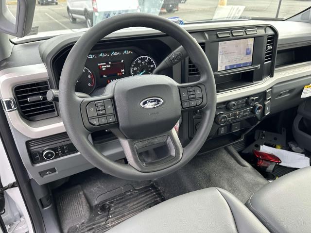 2024 Ford F-350 Super Duty Chassis Cab XL - Photo 32