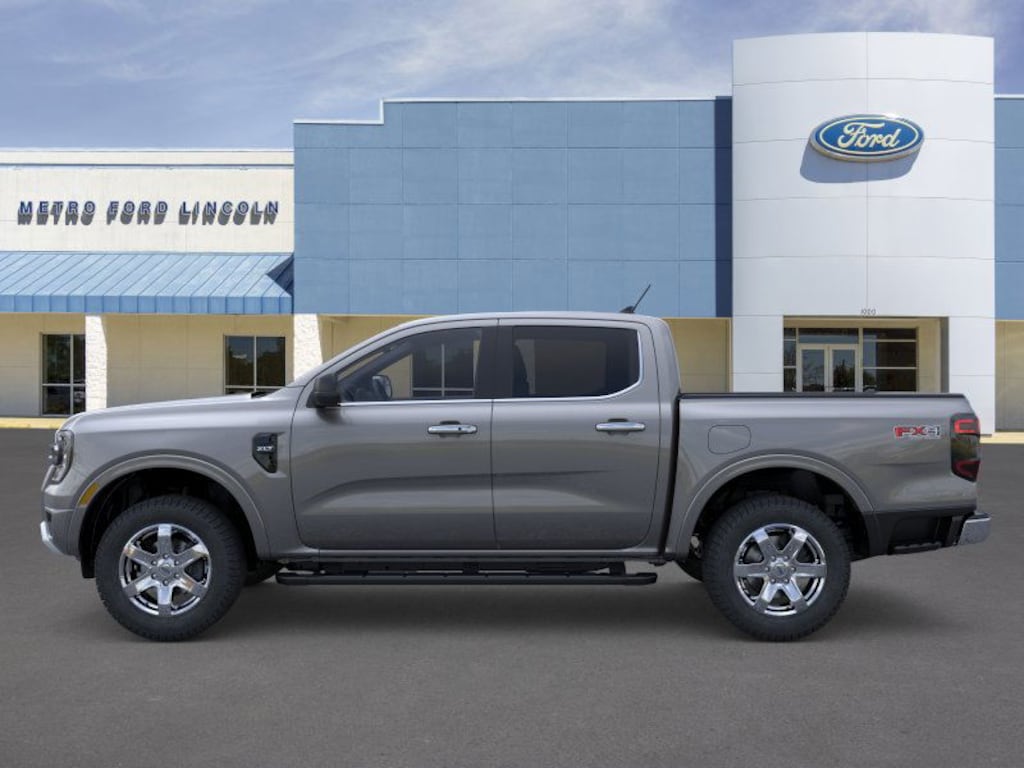 New 2025 Ford Ranger XLT SuperCrew