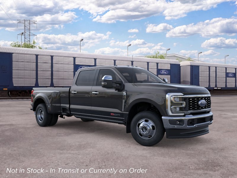 Super Duty F-350&reg; Lariat&reg; TRUCK