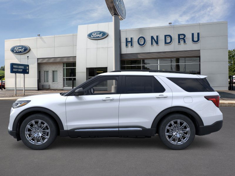 2025 Ford Explorer photo 3